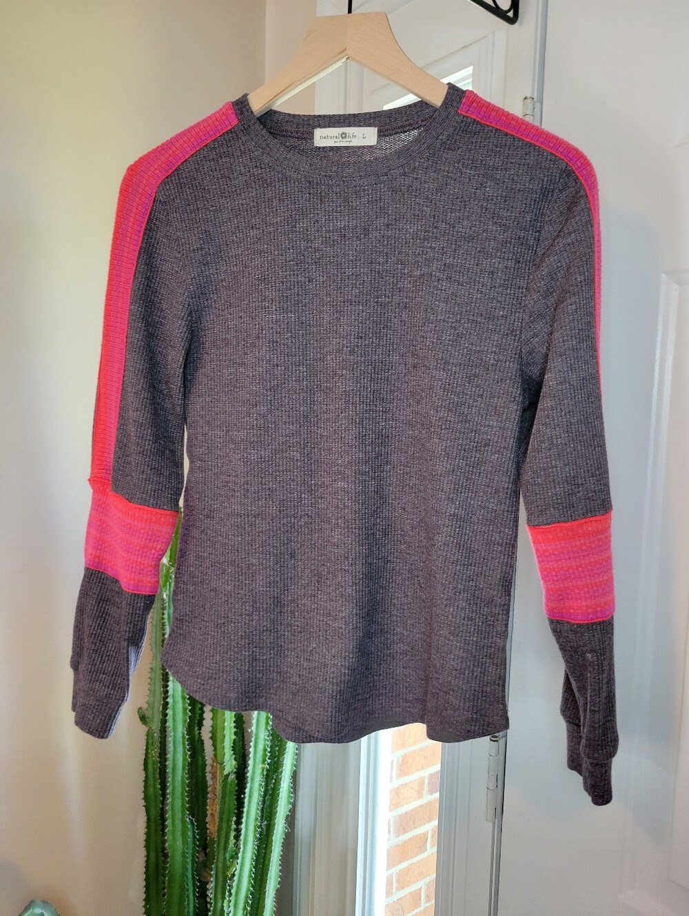 Natural Life Waffle Knit Grey & Pink Cozy Soft Crew Neck, Size Womens Large